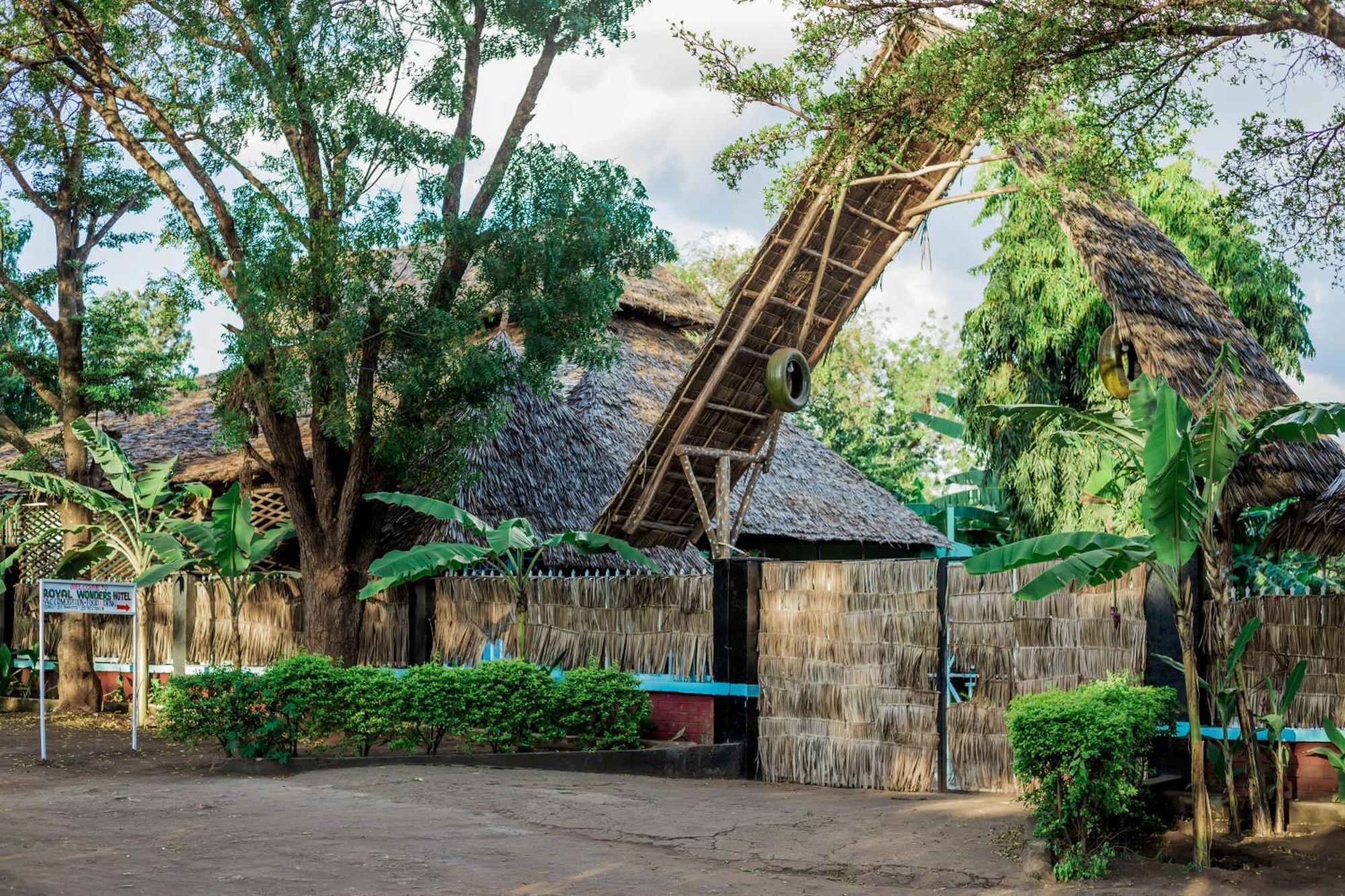 Royal Wonders Hotel Moshi Exterior photo